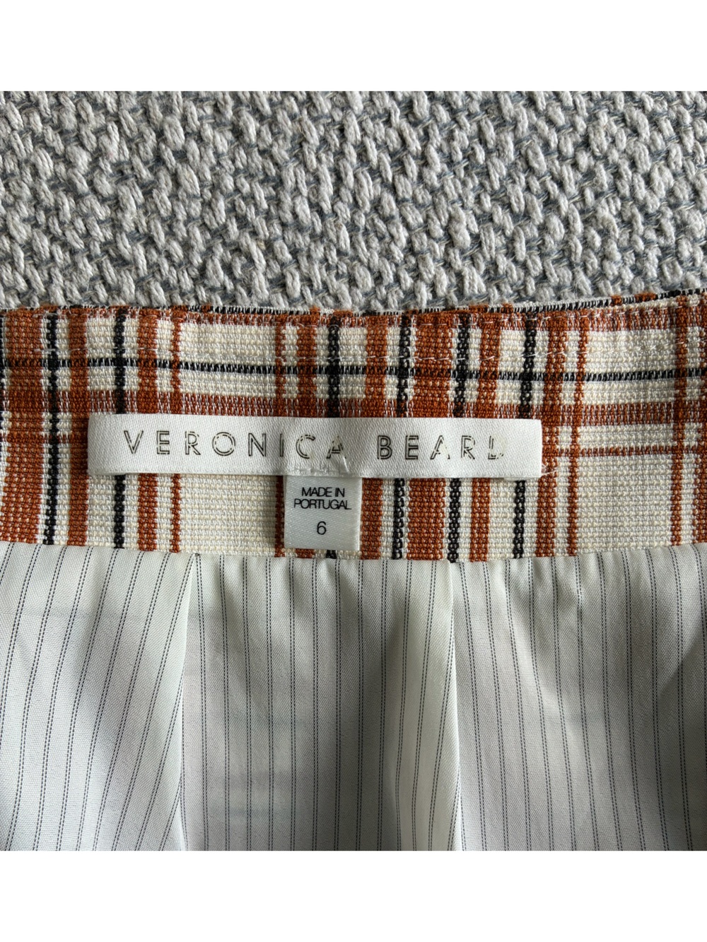 Veronica Beard Roman Plaid
Mini Skirt White Multi Pleated
Size 6 - Picture 3 of 12